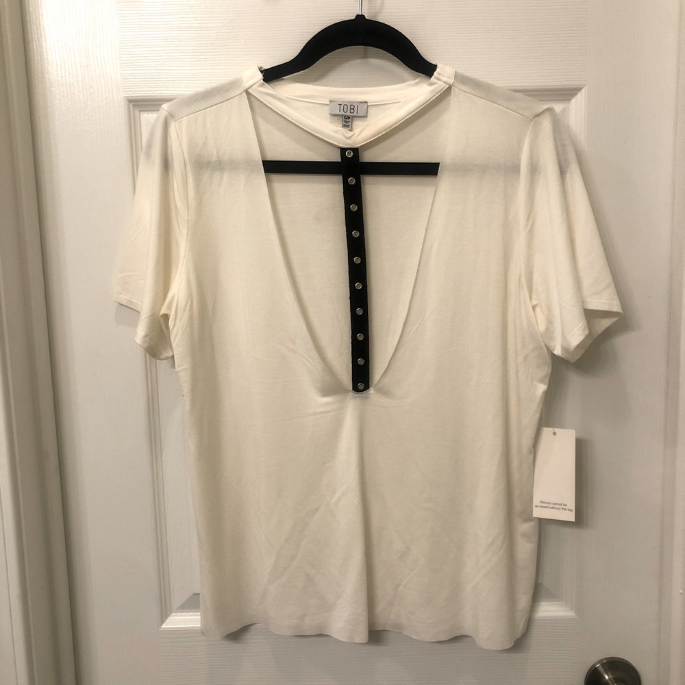 NWT Tobi T-Shirt with low cut, strap detail